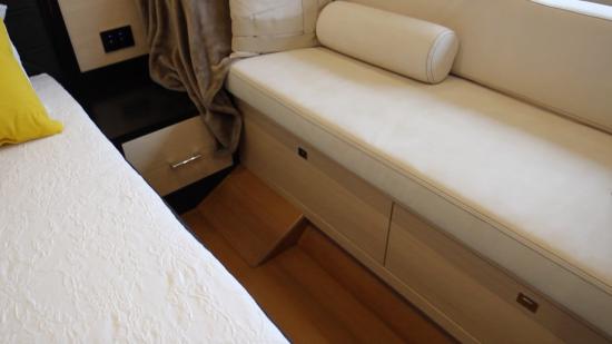 Sirena 64 port lounge