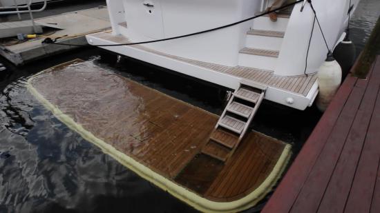 Sirena 64 aft platform