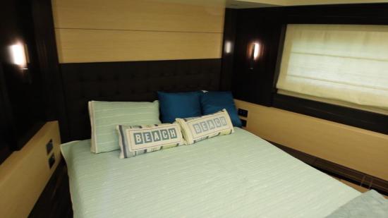 Sirena 64 vip stateroom