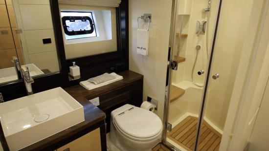 Sirena 64 vip stateroom