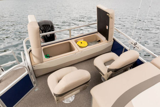 Sun Tracker Fishin Barge 22 XP3 pedestal seats