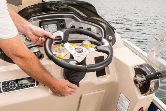 Sun Tracker Fishin Barge 22 XP3 steering wheel