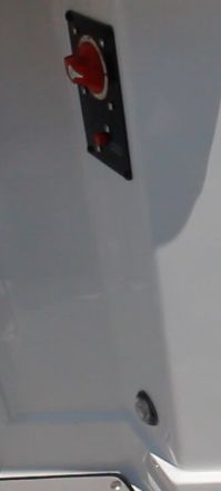 Tahoe 2150 CC battery switch