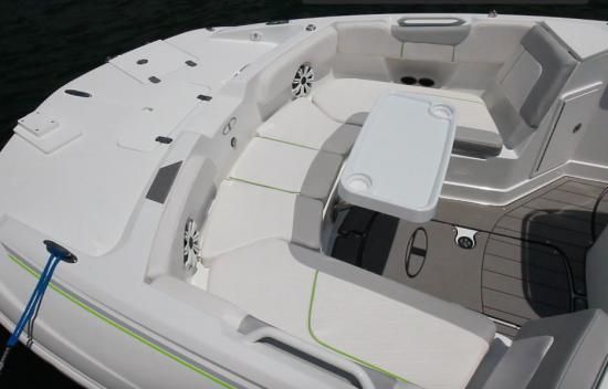 Tahoe 2150 CC bow table