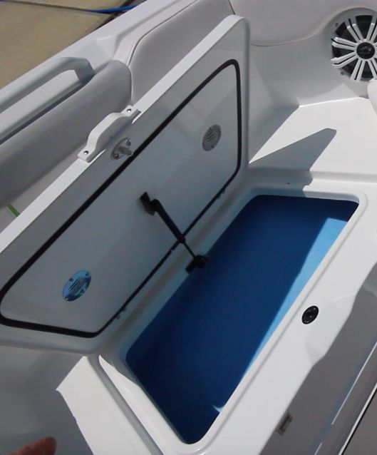 Tahoe 2150 CC fish box