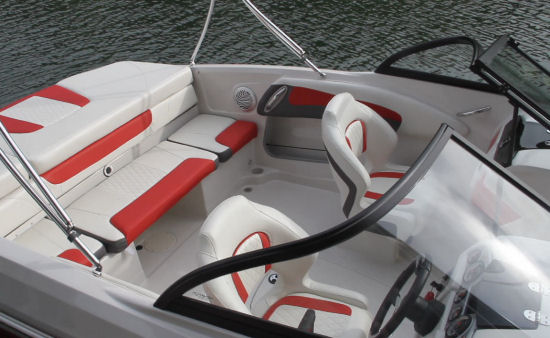 Tahoe 500 TS dual captains chairs