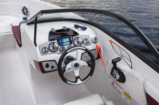 Tahoe 550 TS Outboard helm