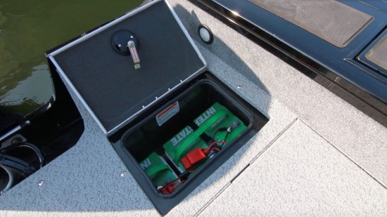 Tracker Targa V-19 WT port aft battery
