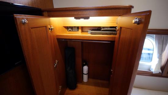 Vicem Classic 58 hanging locker