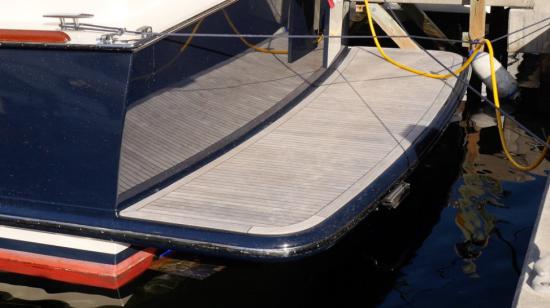 Vicem Classic 58 swim platform