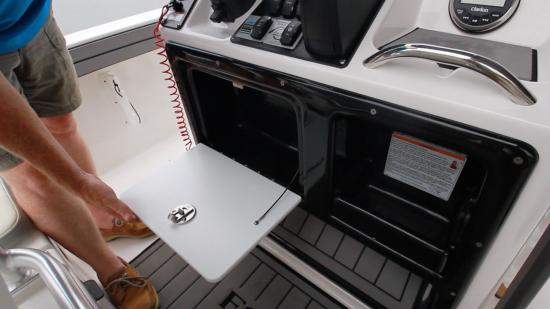 Yamaha 190 FSH Sport glove box