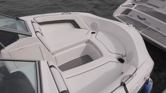 Yamaha AR190 bow seats