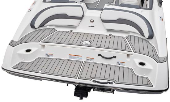 Yamaha AR195 stern seating