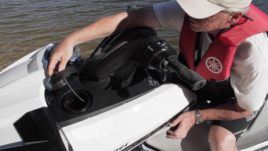 Yamaha FX SVHO compartments