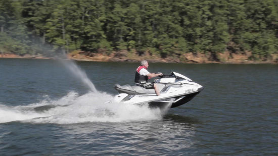 Yamaha FX SVHO running shot