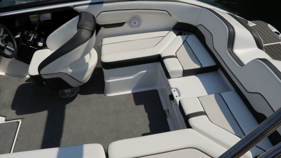 Yamaha SX210 cockpit seating