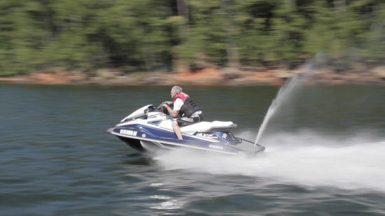 Yamaha VX Deluxe running shot