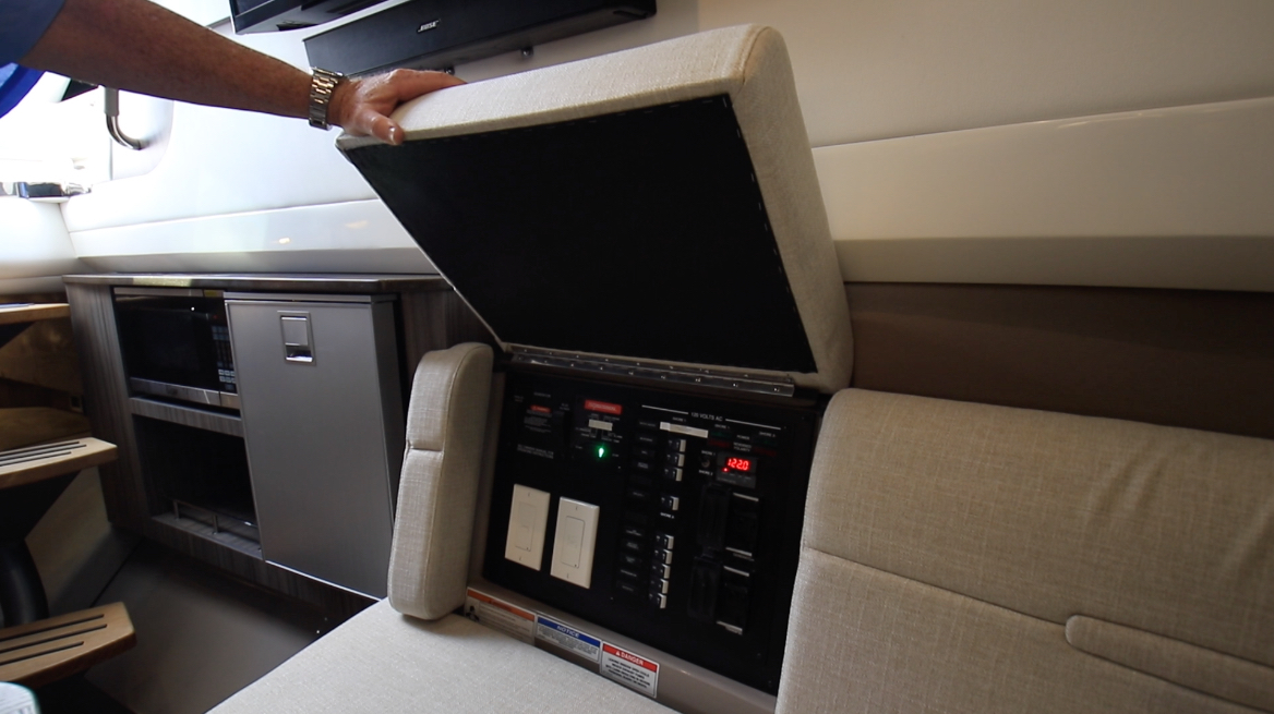 Sea Ray SLX 400 OB Electrical Panel