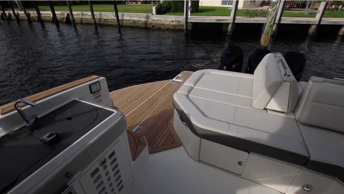 Sea Ray SLX 400 OB Seatback