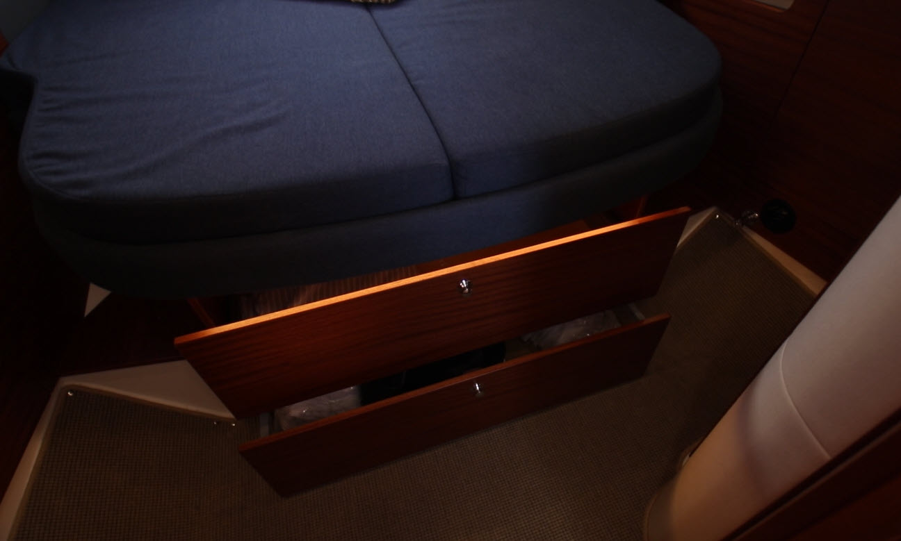 Nimbus 365 Coupe under bed storage