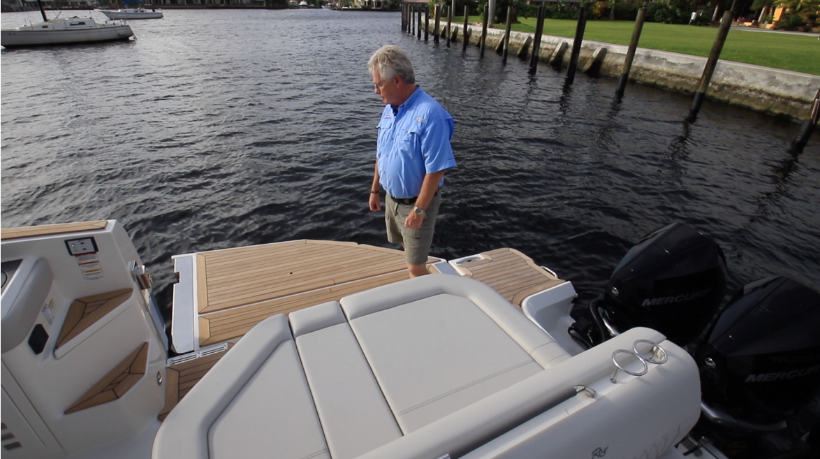 Sea Ray SLX 400 OB Power Terrace