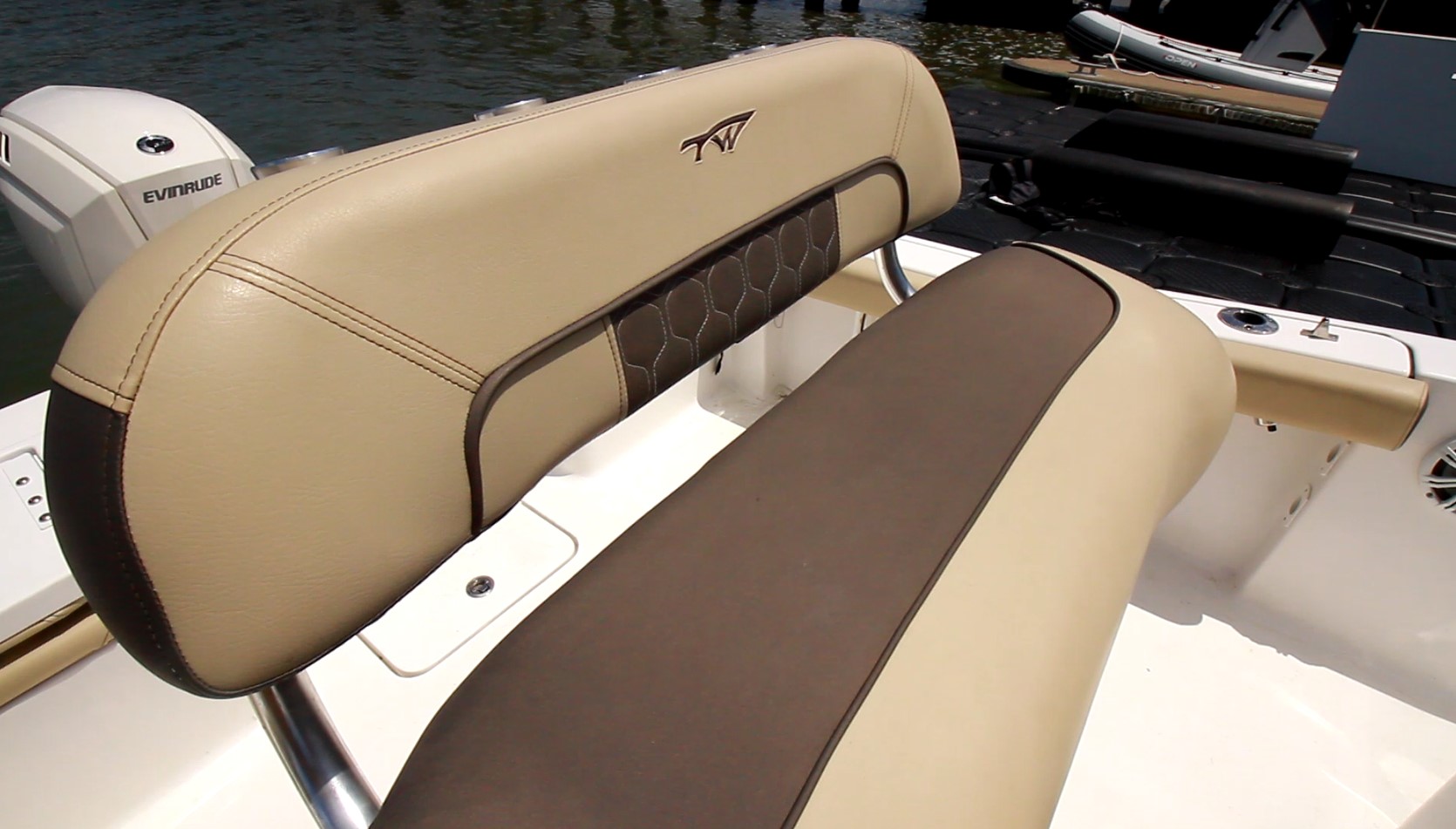 helmseat