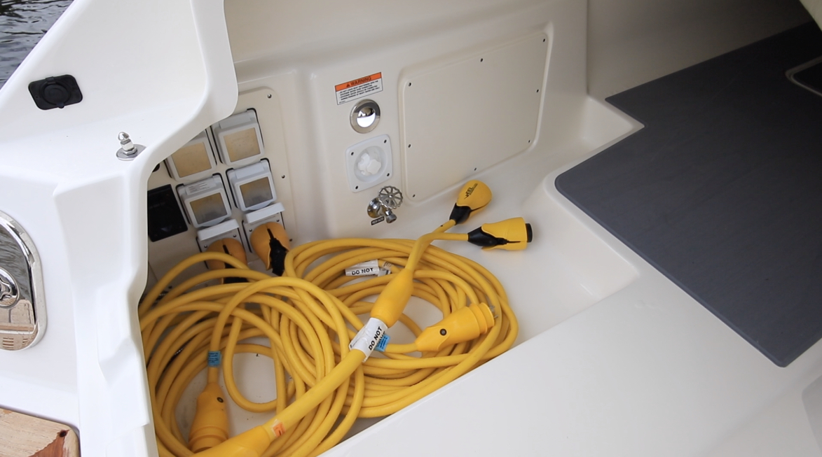 Sea Ray SLX 400 OB Utilities